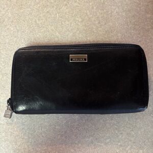 Perlina Black Leather Zip Around Minimalist Basics Preppy Lagenlook Wallet